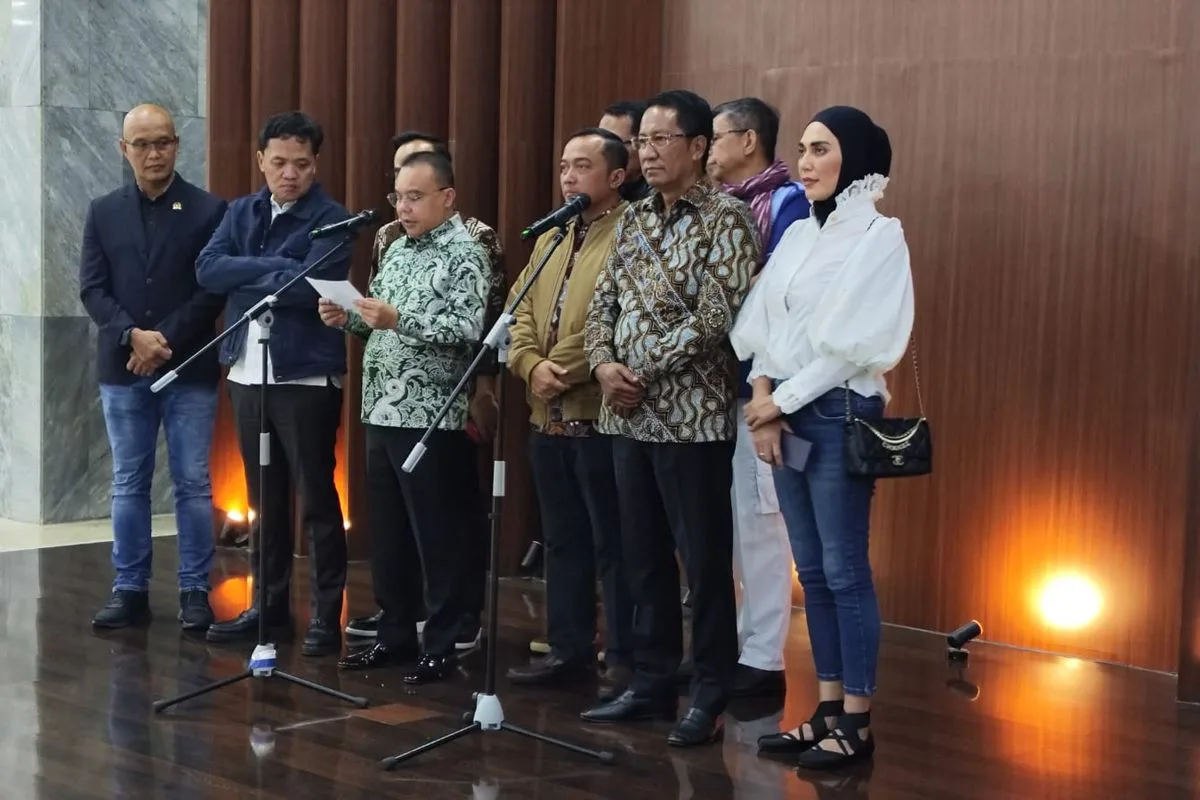 Konferensi pers DPR dan pemerintah terkait amnesti dan abolisi Hasto Kristiyanto dan Tom Lembong, Kamis (31/7/2025) malam. (Ist)