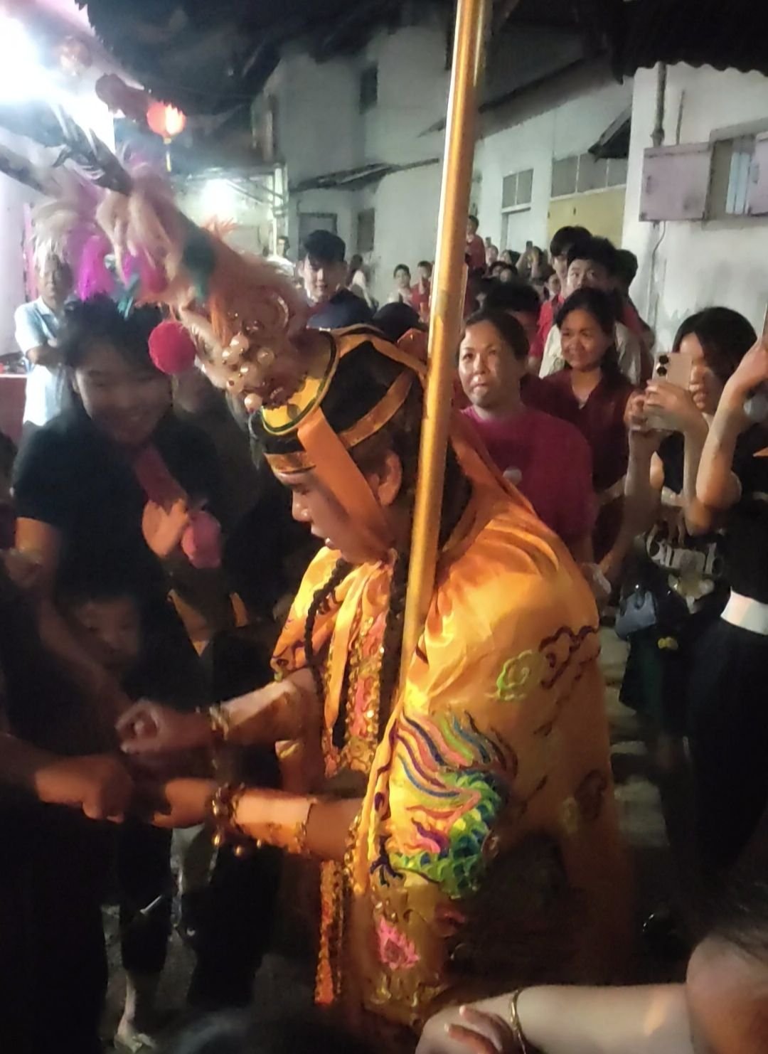 Sun Go Kong, salah satu entitas Dewa yang diyakini masyarakat Tionghoa hadir mengunjungi dan berinteraksi dengan masyarakat.