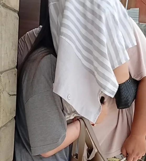 Seorang Oknum ASN Tanjabbar Ketamgkap Basah Kumpul Kebo dengan Wanita di Perumahan Dinas Pemkab Tanjabbar, Senin (12/5/2025).
