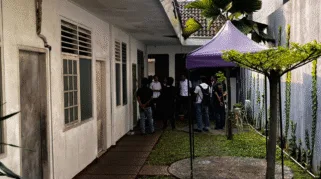 Kasus kematian Arya Daru Pangayunan dilimpahkan ke Polda Metro Jaya. Penyidik mempelajari alat bukti yang terkumpul.