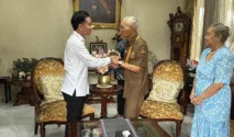 Wapres Gibran Rakabuming Raka melakukan silaturahmi ke kediaman Wapres Republik Indonesia ke-6, Jenderal (Purn) Try Sutrisno, Rabu (13/8/2025). Foto/Dok. Setwapres.