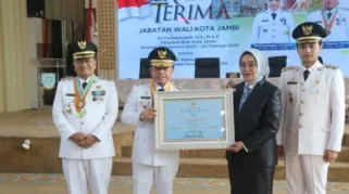 SERTIJAB WALI KOTA - Gubernur Al Haris Perkuat Sinergi dengan Pemerintah Kota Jambi, Senin (3/3/2025) pagi.