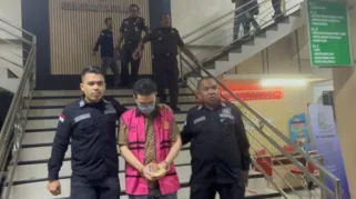 TERSANGKA KORUPSI - Kejati Jambi menetapkan dua orang petinggi perusahaan perkebunan kelapa sawit PT PAL Jambi sebagai tersangka kasus dugaan korupsi investasi dan modal Bank BNI 2018-2019. WH mantan Direktur PT PAL ditetapkan tersangka pada 14 April 2025 dan berinisial VG Direktur Utama PT PAL ditetapkan tersangka pada 15 April 2025.
