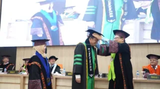 Bupati Muaro Jambi Bambang Bayu Suseno, SP, MM, MSi berhasil meraih gelar Doktor Prodi S3 Ilmu Pertanian Program Doktor Pascasarjana Universitas Jambi