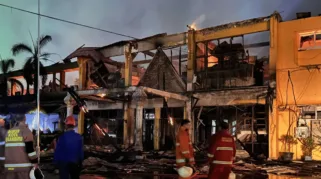 Gedung Disnaker Riau di Jalan Pepaya Hangus Terbakar Dini Hari (Foto : Instagram @pkusantuy)