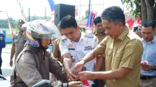 Gerakan Pembagian Bendera Merah Putih Tingkat Kab.Muaro Jambi