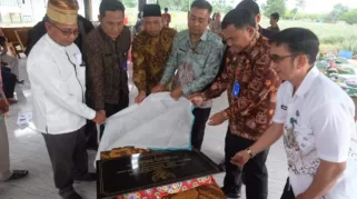 Penandatanganan komitmen Desa Sadar HAM di Pendopo Agrowisata, Desa Tangkit Baru. (Foto: Pemkab Muaro Jambi)