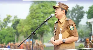 Bupati Muaro Jambi Dr Bambang Bayu Suseno Memimpin Upacara Apel Gabungan Pasca Idul Fitri 1447 H di Halaman Kantor Bupati Komplek Bukit Cinto Kenang