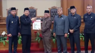 Pemerintah Kabupaten Muaro Jambi mulai menuai hasil dari pelaksanaan tahun pertama Rencana Pembangunan Jangka Menengah Daerah (RPJMD) 2025–2029. Di Gedung DPRD Muaro Jambi