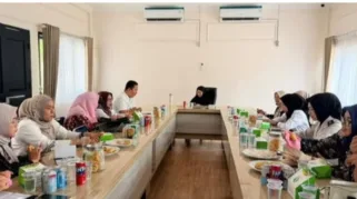 Gabungan Organisasi Wanita (GOW) Kabupaten Muaro Jambi menggelar rapat persiapan intensif di Rumah Dinas Wakil Bupati Muaro Jambi