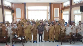 Sekretaris Daerah Muaro Jambi, Budhi Hartono, saat membuka kegiatan sosialisasi penguatan kapasitas Hak Asasi Manusia (HAM) bagi aparatur sipil negara (ASN) di Aula BPKAD