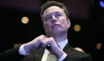 Status Triliuner Elon Musk