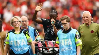 Ismael Kone Alami Patah Kaki Usai Diterjang Pemain Qatar, Tetap Teguh Jalani Ujian.