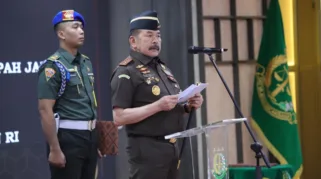 Jaksa Agung Sanitiar Burhanuddin mengusulkan penyatuan Jampidum dan Jampidsus di bawah Jaksa Agung Muda Operasi untuk meningkatkan efektivitas implementasi KUHP dan KUHAP baru.