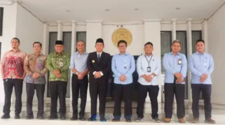 Bambang didampingi Wakil Bupati Junaidi  Mahir. Turut hadir Sekretaris Daerah Muaro Jambi Budhi Hartono bersama sejumlah kepala organisasi perangkat daerah (OPD).